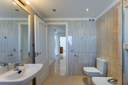 a38e24c412f7b1d34a89df65d8436e48 - 22