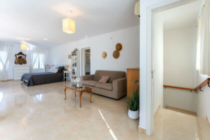 a38e24c412f7b1d34a89df65d8436e48 - 33