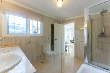 a38e24c412f7b1d34a89df65d8436e48 - 40