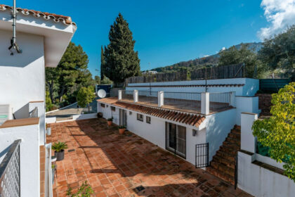 a38e24c412f7b1d34a89df65d8436e48 - 47