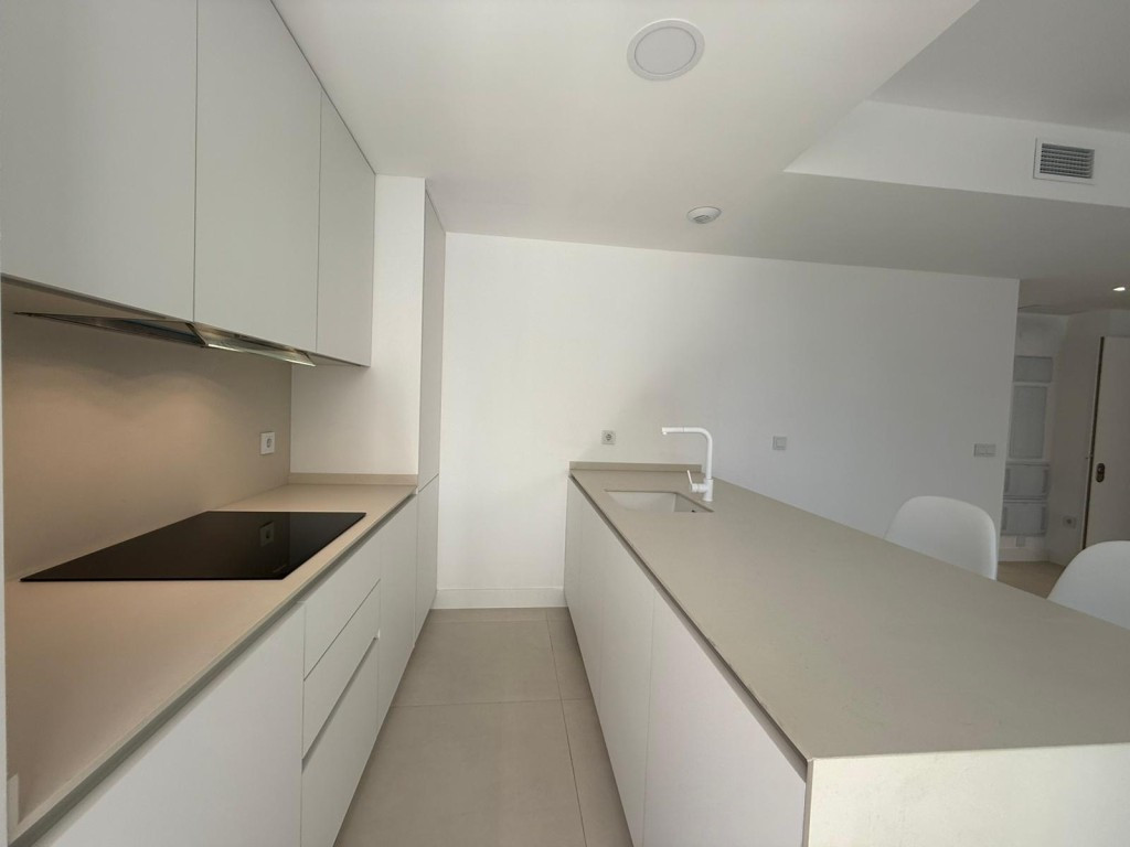 a7c8483b943d6fee2d20c62c0f67a3cb - 12