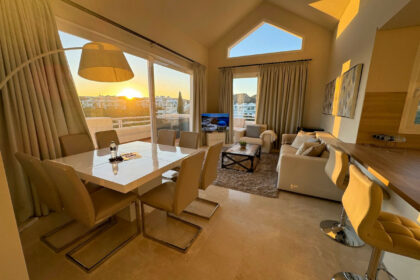 a825f1bc8e4e531eabcb933b9055dc1e - 1