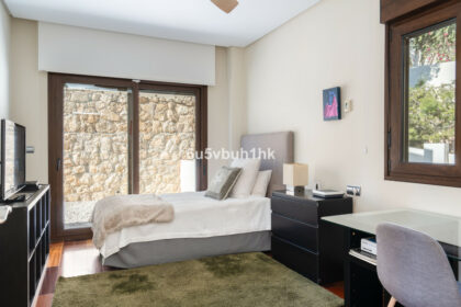 a9867bc68329e15735aafef38d3fc9da - 33