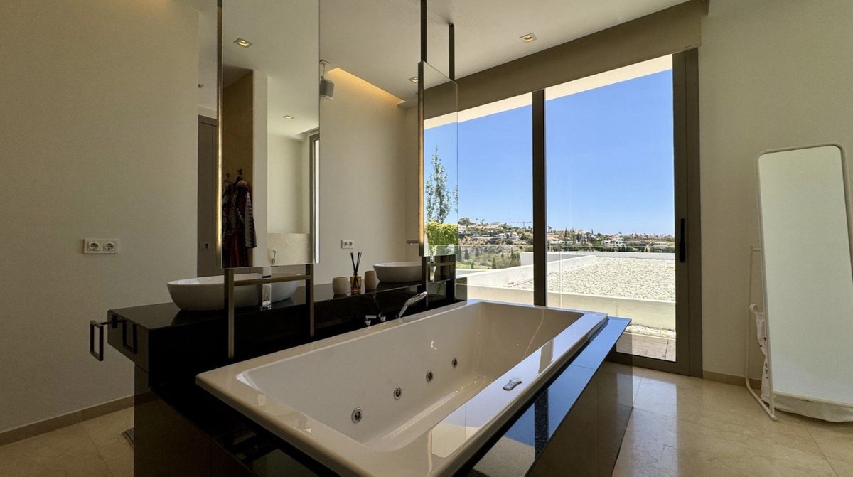 aa0080de7c6bae57983f3f20fee7b5f1 - 11