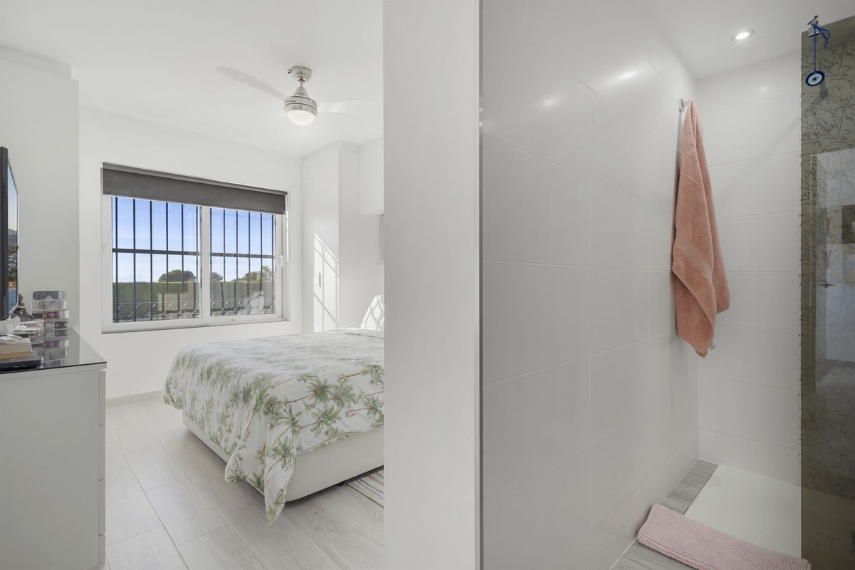 ab78cf849768938a82c97d9a01c57640 - 32