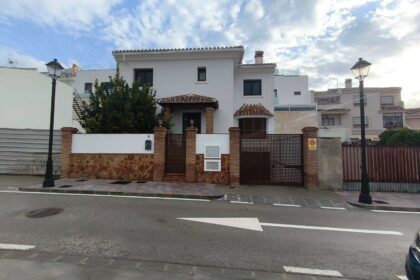 ac147007298e24802d9efffe4b83c04f - 1