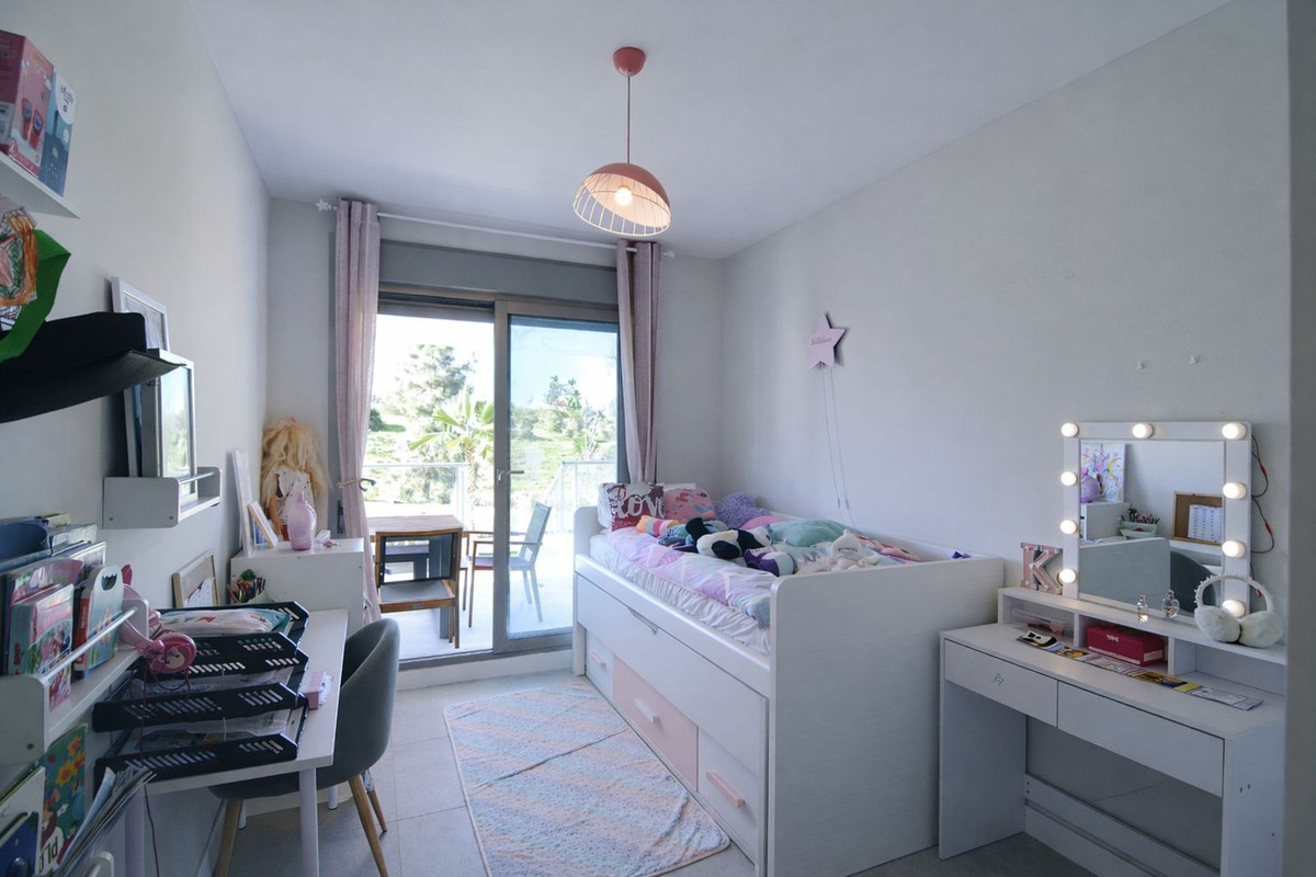 accb2c1998d02348a19dee637555c7f3 - 18