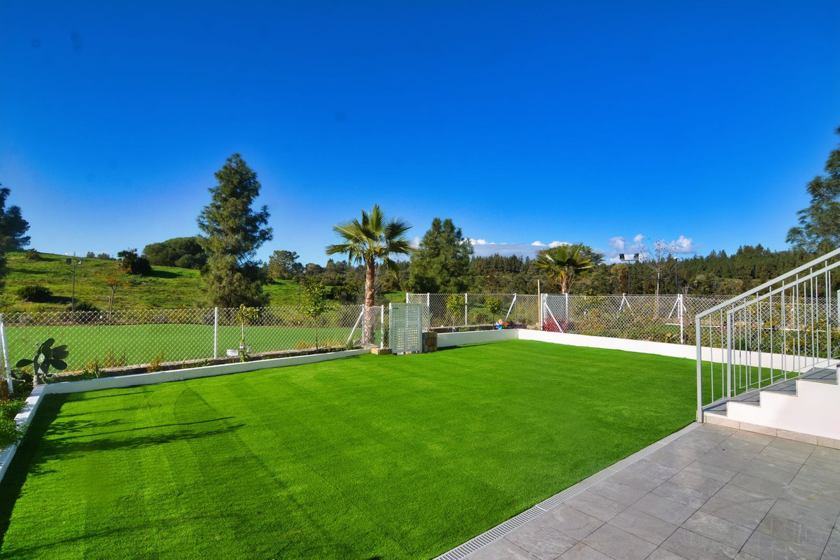 accb2c1998d02348a19dee637555c7f3 - 24