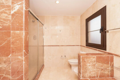 b016e870ae4bfae06519bb9b35b4b80c - 16