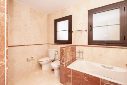 b016e870ae4bfae06519bb9b35b4b80c - 22