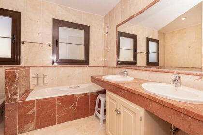 b016e870ae4bfae06519bb9b35b4b80c - 34