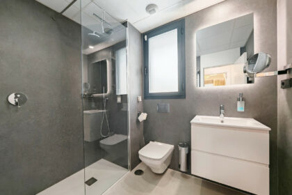 b07149c5cb7679f0d03070768abbad1a - 20