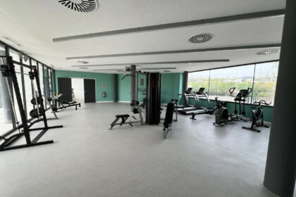 b2f5d57fe8e64838327f2bb47f2965a7 - 28