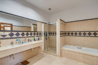 b31416d940ea039e3fbfa89d6d8e3a07 - 15