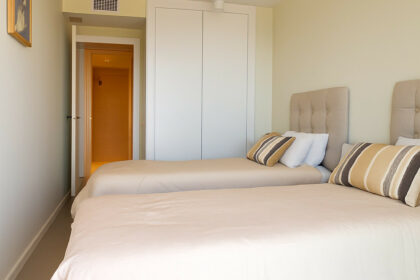 b4f0adfb406dfd9262b2b69610ce8b71 - 16