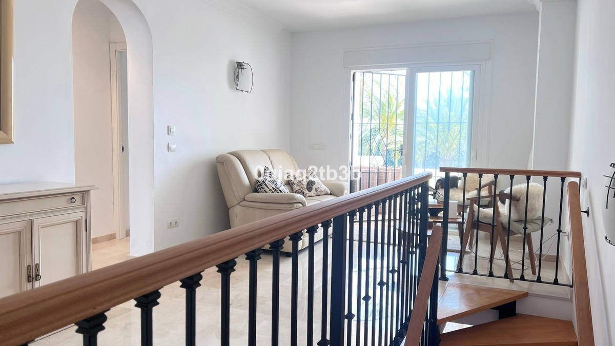 b70ecc77db25cb831e7064be625c3933 - 17