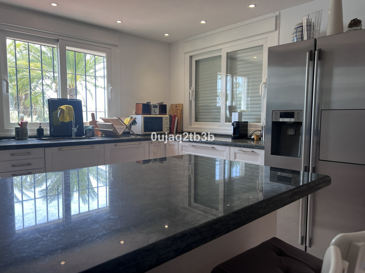 b70ecc77db25cb831e7064be625c3933 - 8