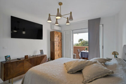 b74ff905f2a3e670f90f5bc22ebbedda - 12