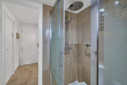 b74ff905f2a3e670f90f5bc22ebbedda - 19