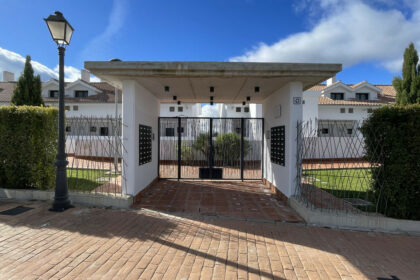 b783dffa4bbffee3e24a27c4b808eea3 - 1