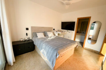 b7cbc79c353671315b2759e65f83a463 - 17