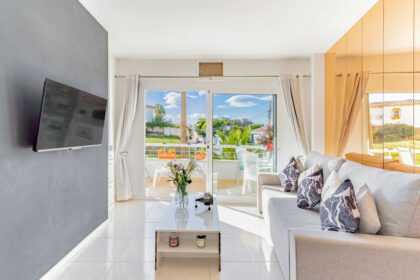 b8c3749338e61a371777ee9837ab5ca6 - 1