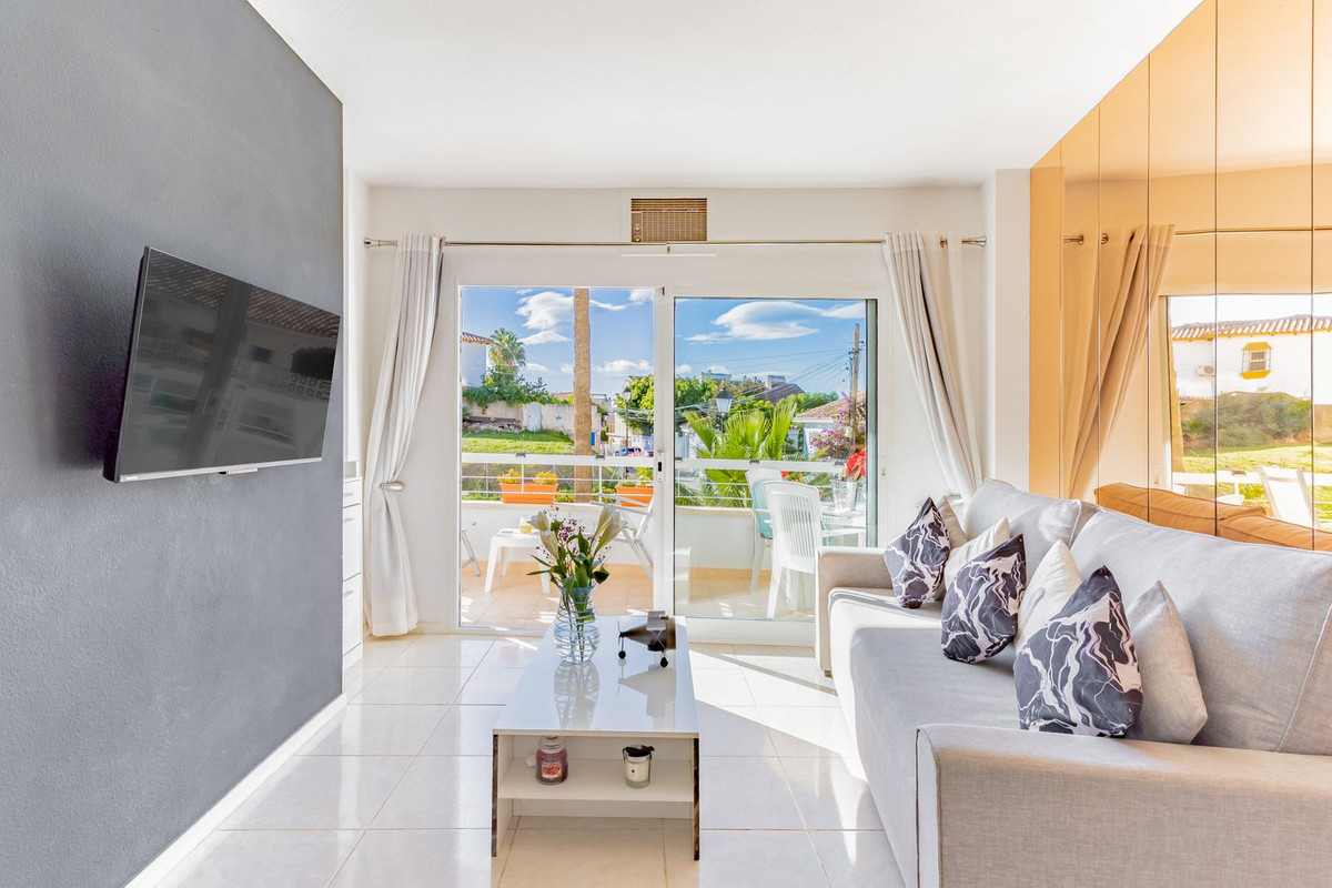 b8c3749338e61a371777ee9837ab5ca6 - 1