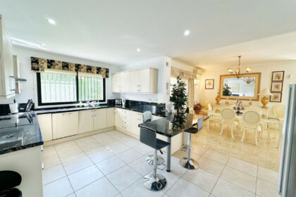 b99b5e0d4b034cc830166e8de6824dc5 - 11