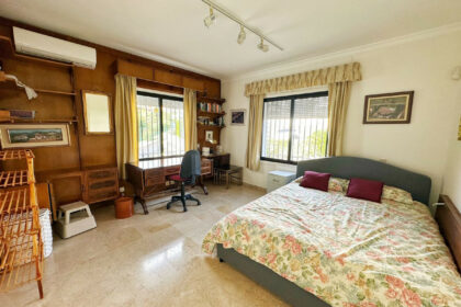 b99b5e0d4b034cc830166e8de6824dc5 - 12