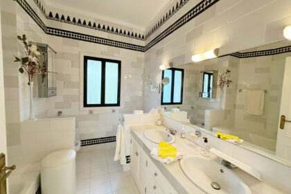 b99b5e0d4b034cc830166e8de6824dc5 - 13