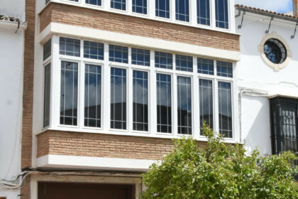 bafa5579b94dda0d11b0b3ff10819a18 - 1