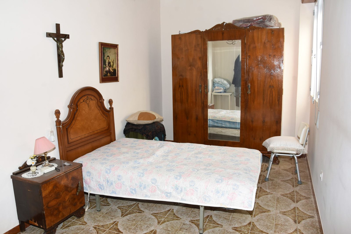 bafa5579b94dda0d11b0b3ff10819a18 - 15