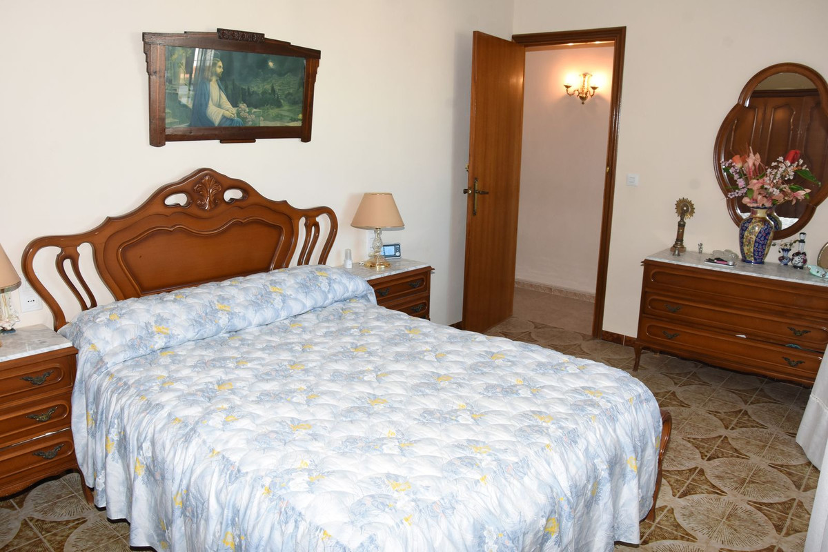 bafa5579b94dda0d11b0b3ff10819a18 - 17