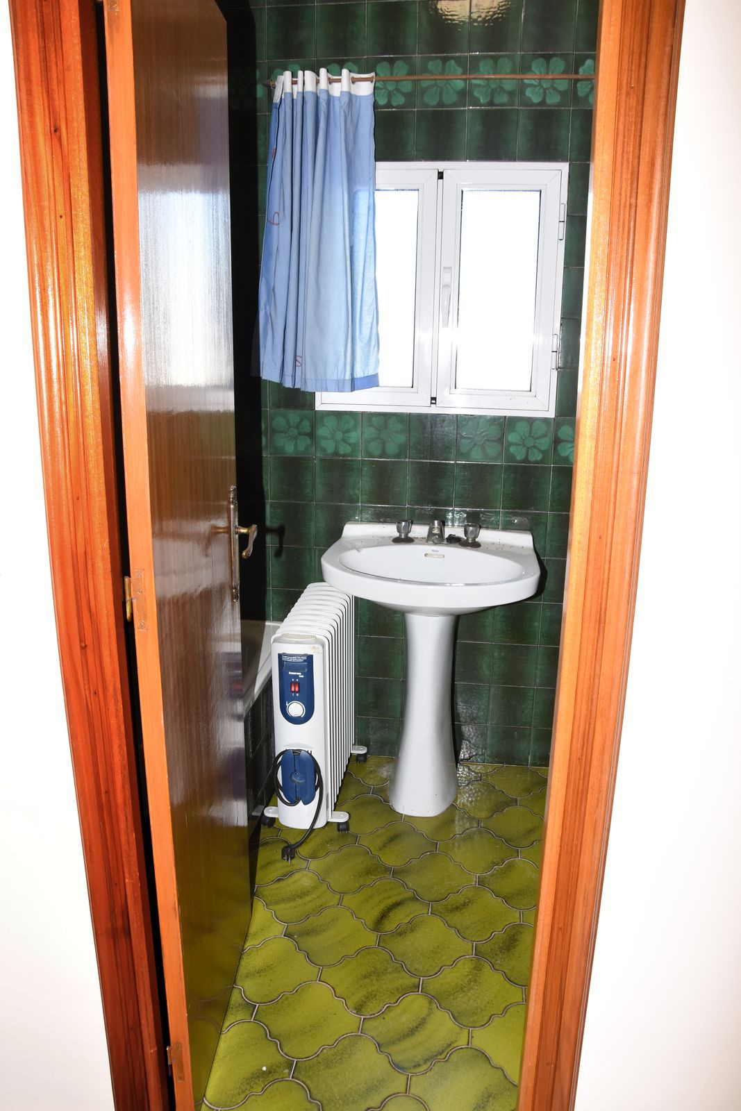 bafa5579b94dda0d11b0b3ff10819a18 - 18