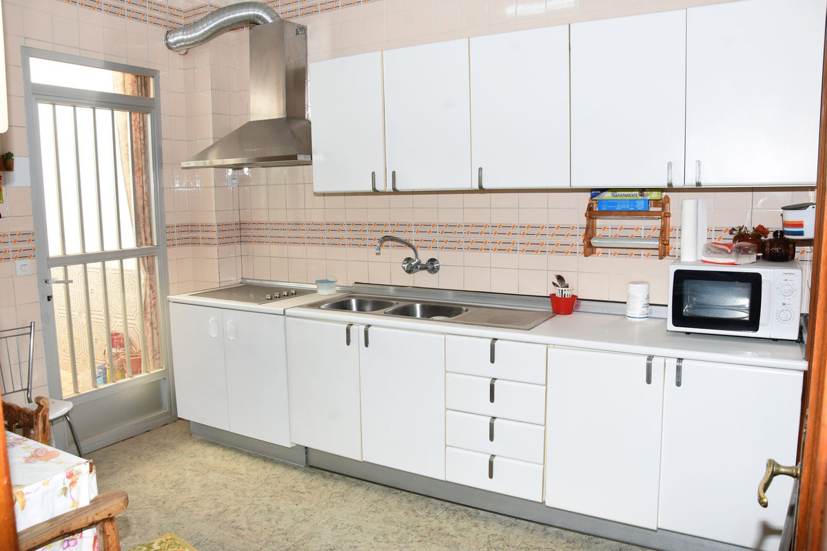 bafa5579b94dda0d11b0b3ff10819a18 - 6