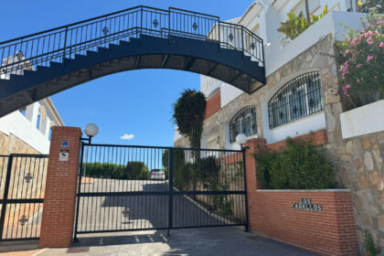 bb52e81028054bdddf36ade4fb6ed7fa - 1