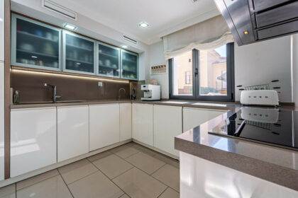 bb96153c9a46835ea4c8999596a5cb6a - 11