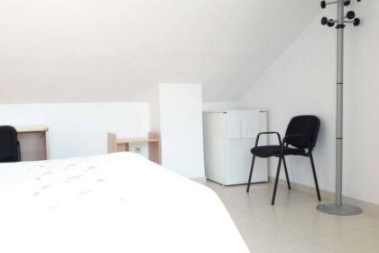 bbc2edcaa6070a3dcc4f42d123e06940 - 12