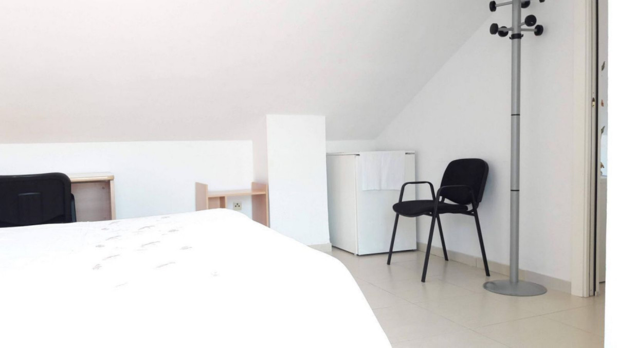 bbc2edcaa6070a3dcc4f42d123e06940 - 12