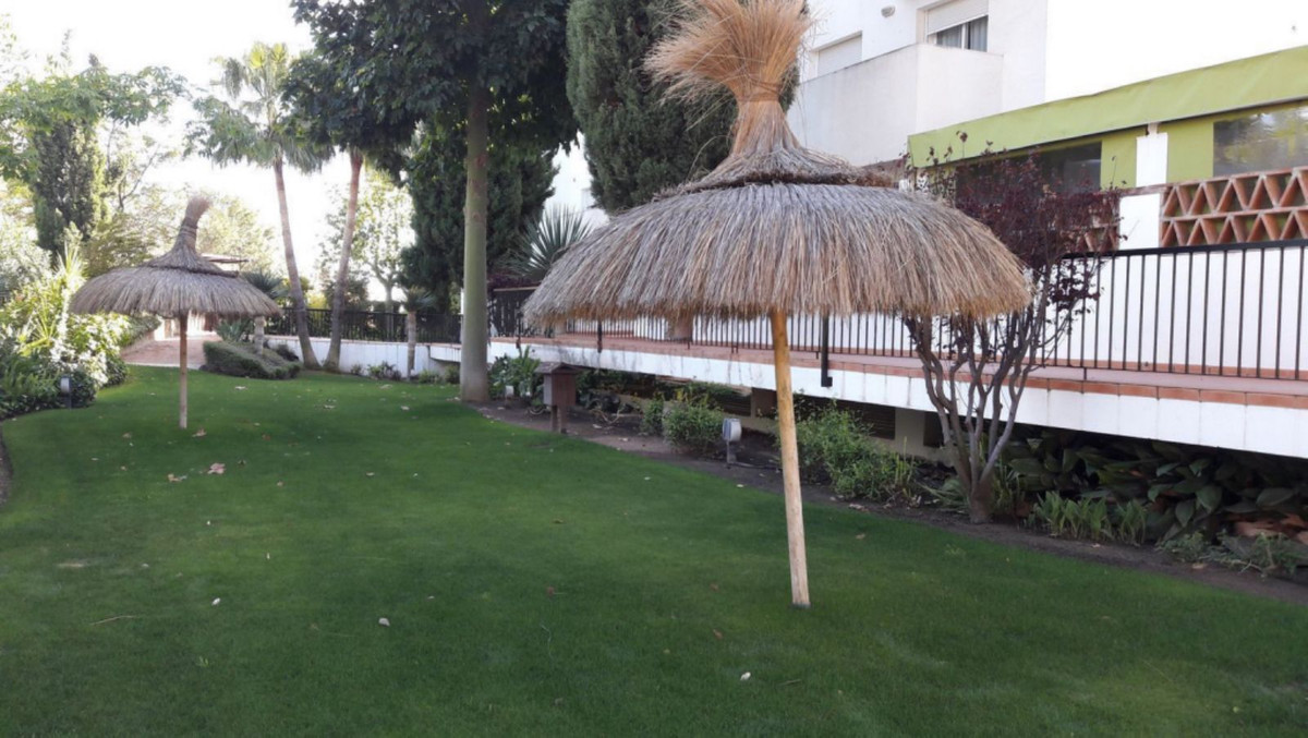 bbc2edcaa6070a3dcc4f42d123e06940 - 2