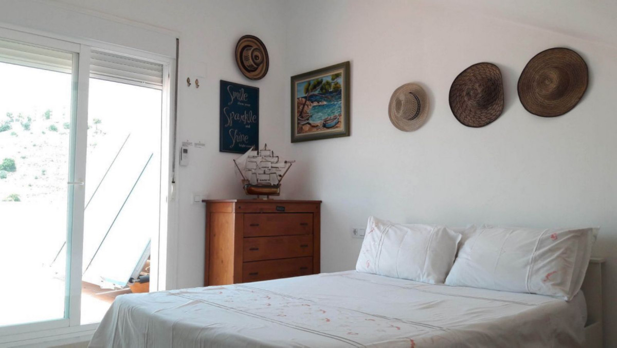 bbc2edcaa6070a3dcc4f42d123e06940 - 20