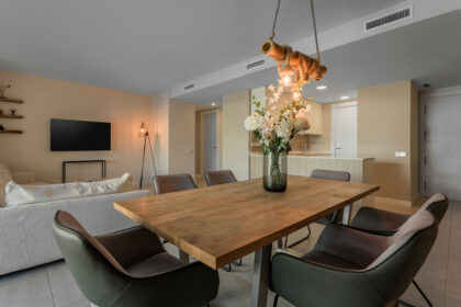 bbea5562479013638e9e11bab8695016 - 15