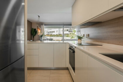 bbea5562479013638e9e11bab8695016 - 16