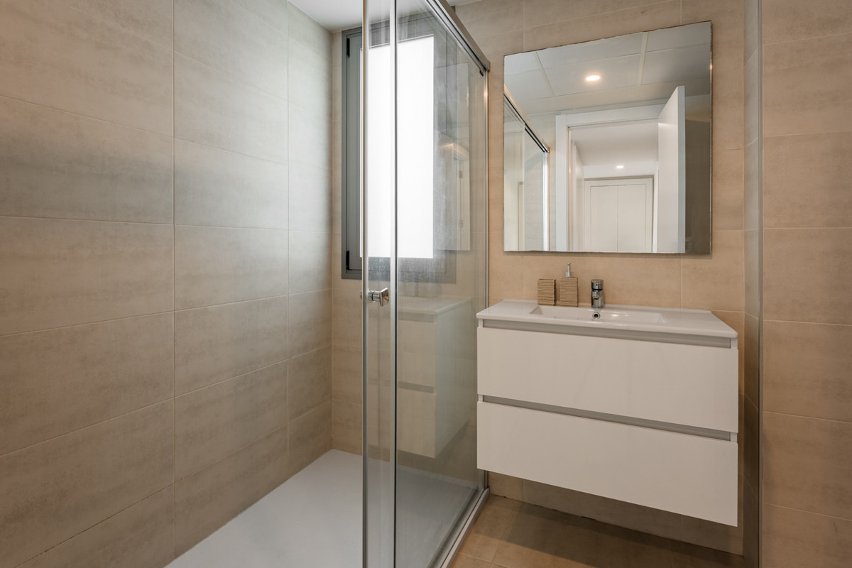 bbea5562479013638e9e11bab8695016 - 20