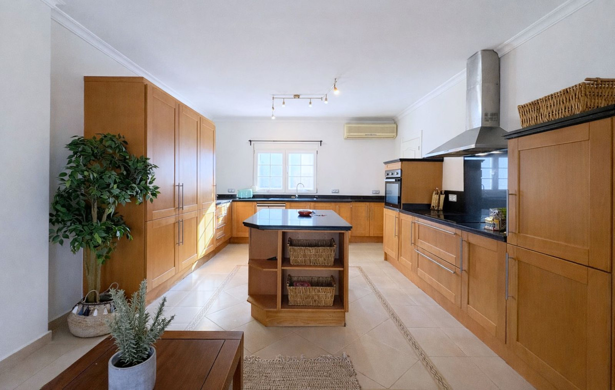 bcc6909f0534db584d278fc59a25f23c - 9