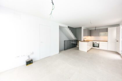 be19c11acd840f6f928317795720c38c - 12