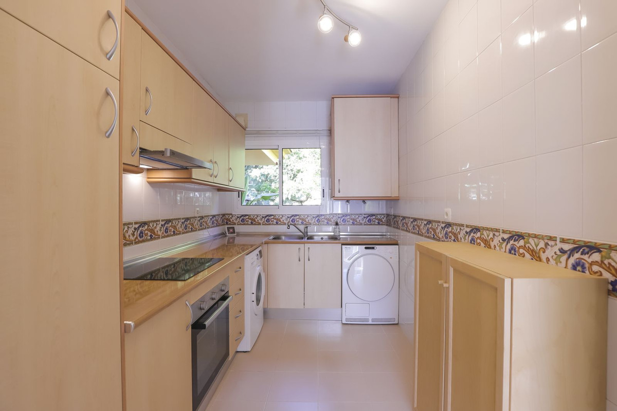 be6b315df1b4d7c550ed9a293b33977a - 12