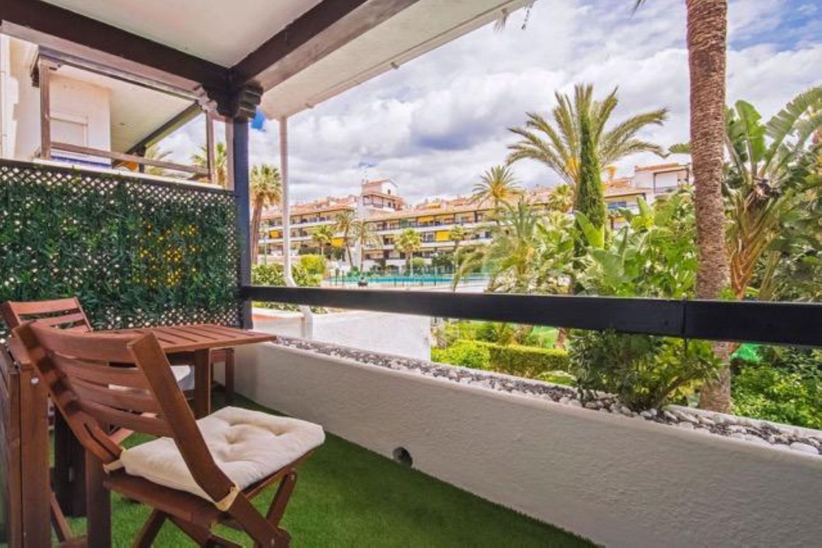 bf3c7d357b0df4130f73d28a55081c12 - 1