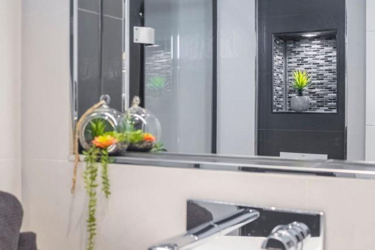 bf3c7d357b0df4130f73d28a55081c12 - 15