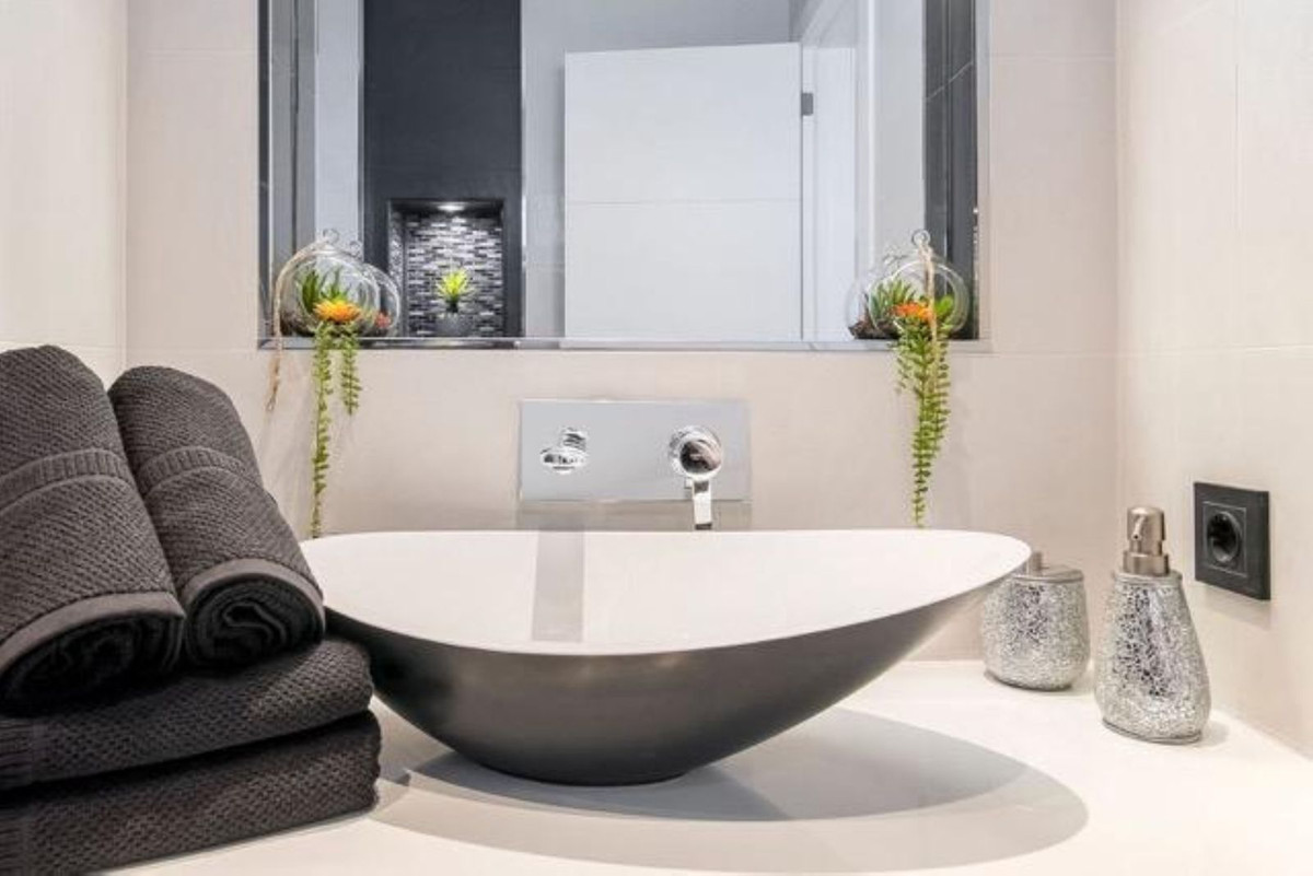 bf3c7d357b0df4130f73d28a55081c12 - 9